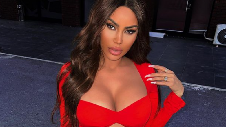 fjolla-morina-shijon-pushimet-me-vajzen-e-vogel-ne-dubai