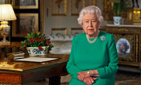 homazhet-per-mbretereshen-elizabeth,-rregullat-qe-duhet-te-ndjekin-njerezit