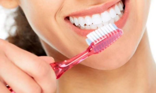 ne-dukje-i-pademshem,-ky-zakon-mund-te-jete-nje-“katastrofe”-per-dhembet-tuaj