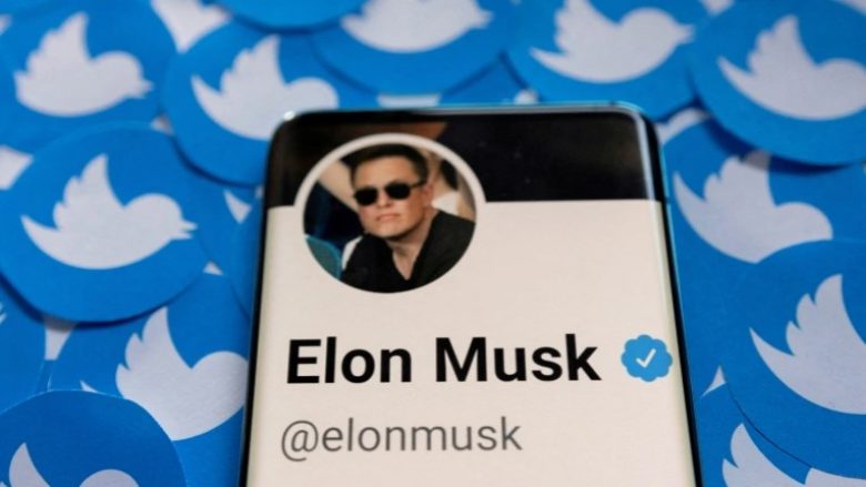 aksionaret-e-twitter-miratojne-oferten-e-blerjes-prej-44-miliarde-dollaresh-te-musk