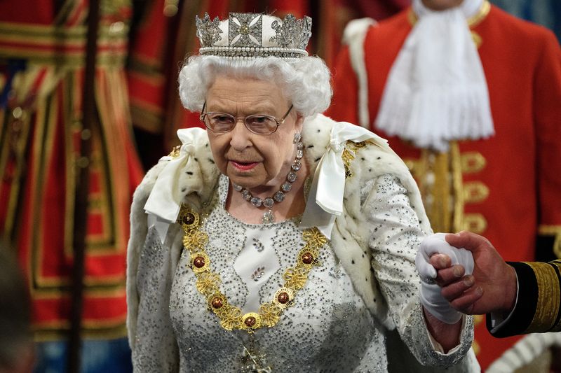 ​elizabeth-ii-“do-te-varroset-me-vetem-dy-bizhuteri-sentimentale”