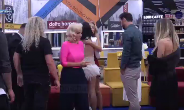 ish-banorja-e-big-brother-vip-publikon-foto-komplet-e-zhveshur-nga-vaska