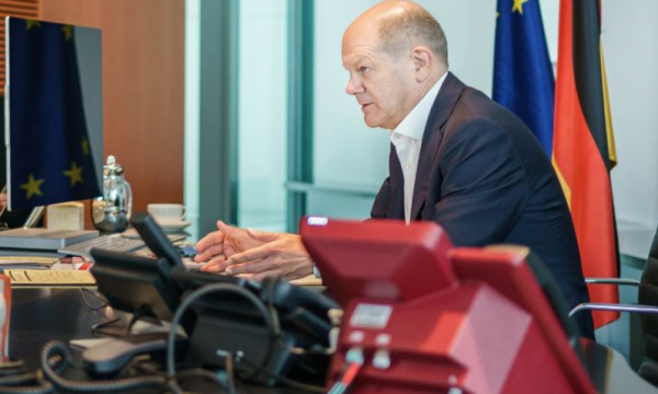 telefoni-i-vecante-qe-perdori-scholz-per-te-folur-me-putinin