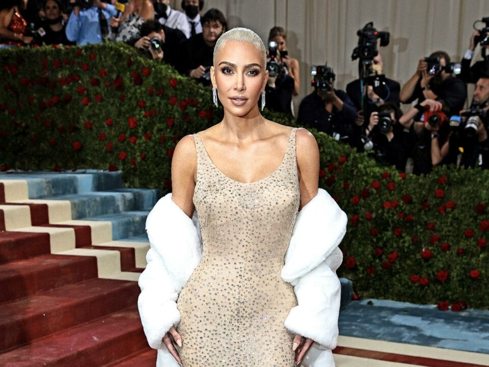 interneti-po-e-quan-kim-kardashian-nje-genjeshtare!-pse?