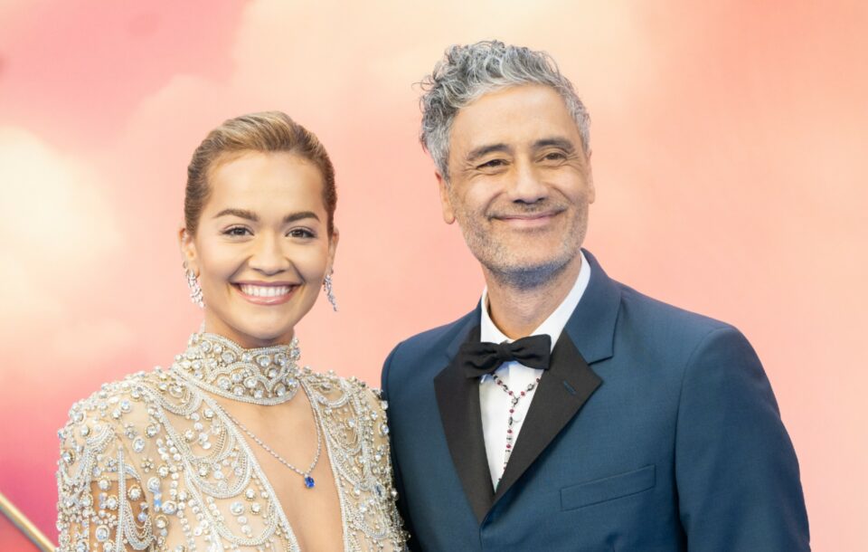 “jam-shume-e-dashuruar”,-rita-ora-konfirmon-martesen-me-taiki-waititi