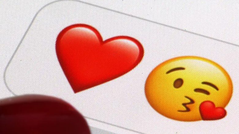 me-ios-16-mund-te-dergoni-emoji-permes-sirit-ne-cdo-aplikacion-te-iphone