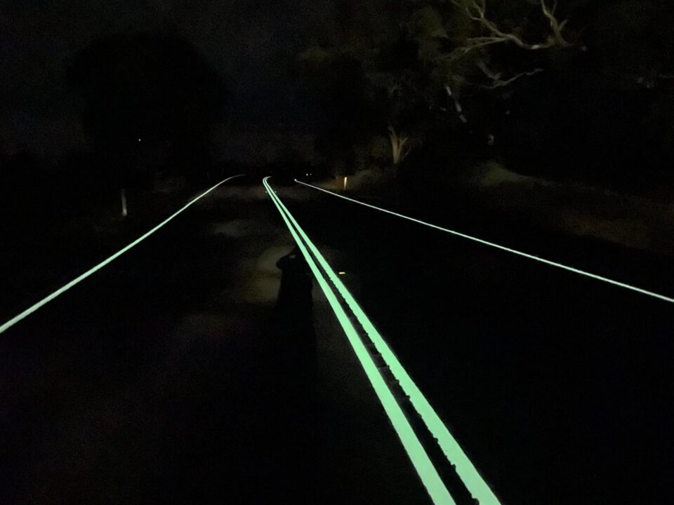 imazhet-e-autostrades-se-ndritshme-ne-australi-behen-virale