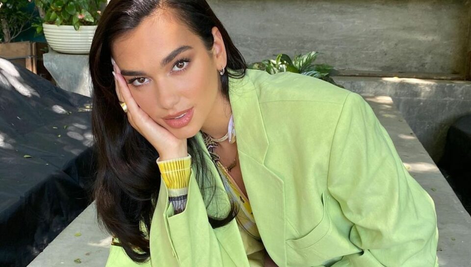 dua-lipa-thyen-nje-rekord-tjeter,-behet-artistja-e-pare-femer-me-nje-sukses-te-tille