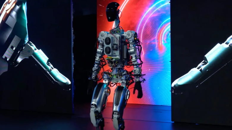tesla-prezanton-robotin-e-saj-humanoid-qe-ka-cmim-prej-‘me-pak-se-20-mije-euro’