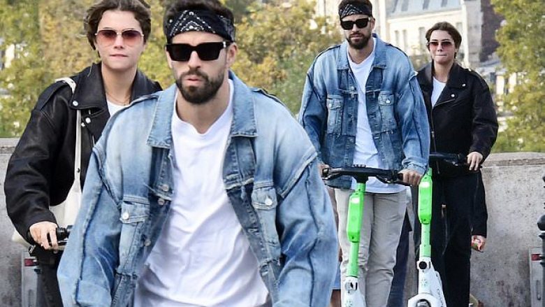 pique-dhe-e-dashura-e-tij-e-re-shijojne-nje-dite-me-skutere-elektrike-ne-paris