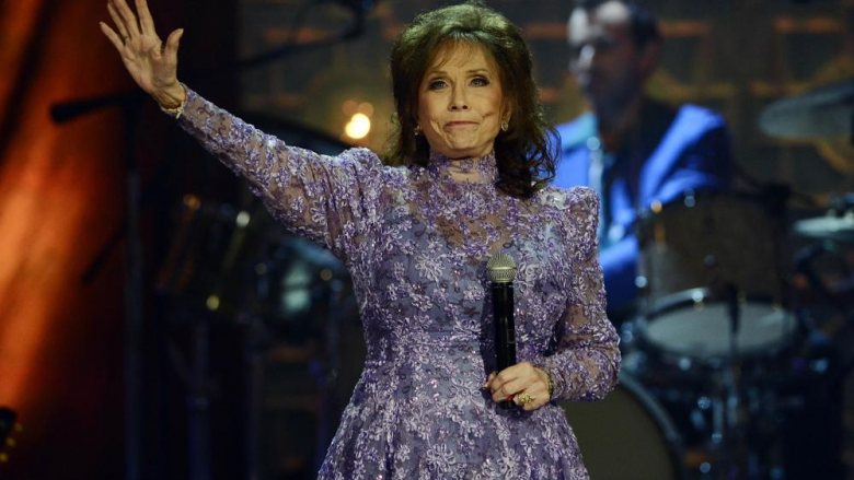 ka-nderruar-jete-loretta-lynn,-ikona-e-muzikes-‘country’