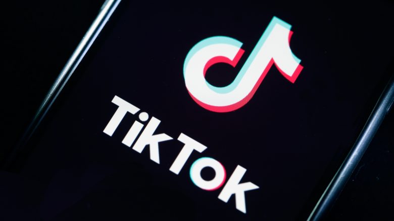 tiktok-shpall-“kufijte-e-rinj-te-moshes”-per-transmetimin-e-drejtperdrejte