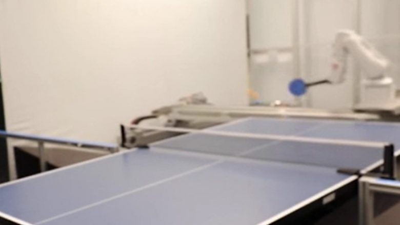 roboti-i-google-qe-luan-ping-pong