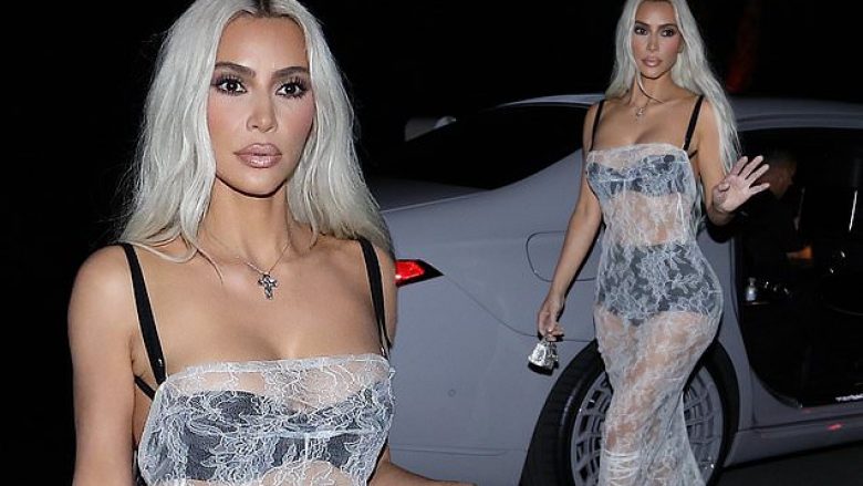 kim-kardashian-dukej-unike-me-fustanin-rrjete-ne-festen-e-ditelindjes-se-42-te
