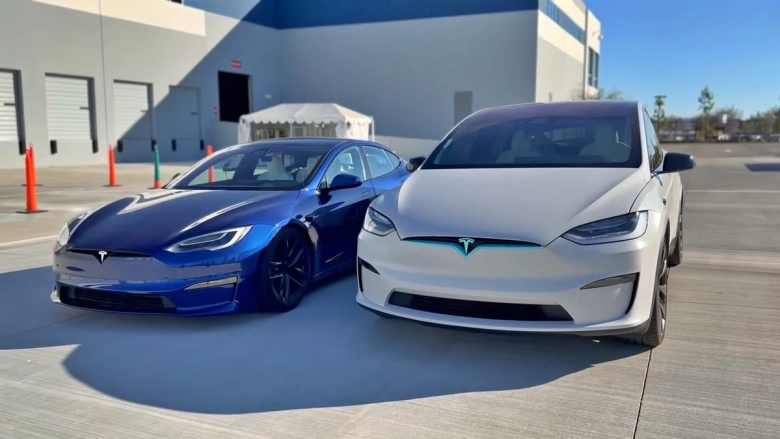 tesla-edhe-zyrtarisht-do-te-prezantoje-model-s-plaid-dhe-model-x-plaid-ne-kine