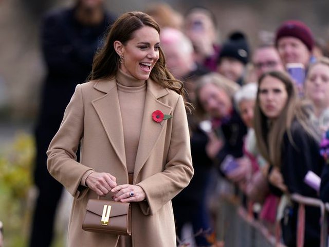 kate-middleton-heq-dore-nga-bizhuterite-e-shtrenjta-mbreterore-per-vathet-1.5-paund