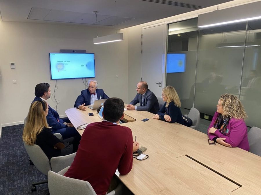 rifat-latifi-takon-ne-bruksel-viola-von-cramon,-bisedojne-rreth-kujdesit-shendetesor-dhe-standardet-evropiane