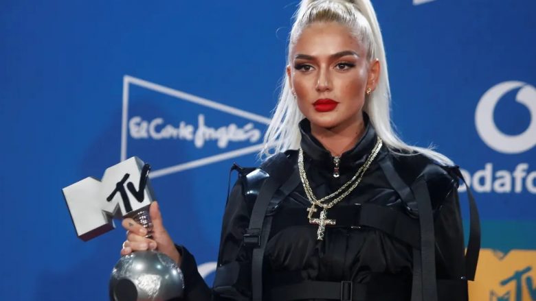 per-te-katertin-vit-radhazi,-loredana-nominohet-per-cmimin-“artistja-me-e-mire-zvicerane”-ne-mtv-europe-music-awards