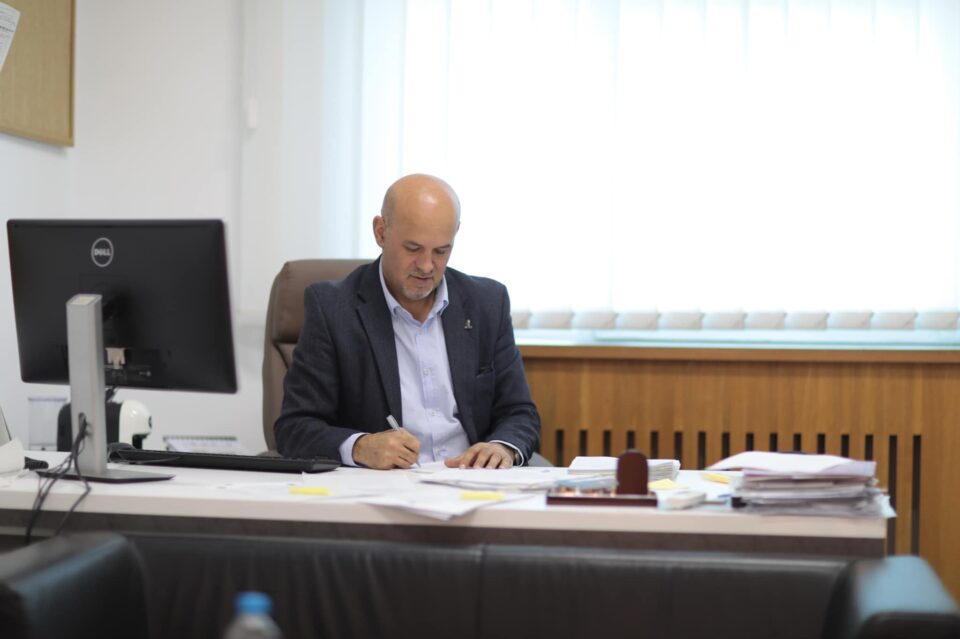 komuna-e-prishtines-do-te-subvencionoje-protezen-e-gjirit-per-grate-me-kancer-te-gjirit