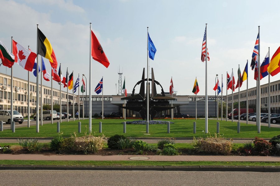 ambasadoret-e-nato-s-mblidhen-neser-me-kerkese-te-polonise