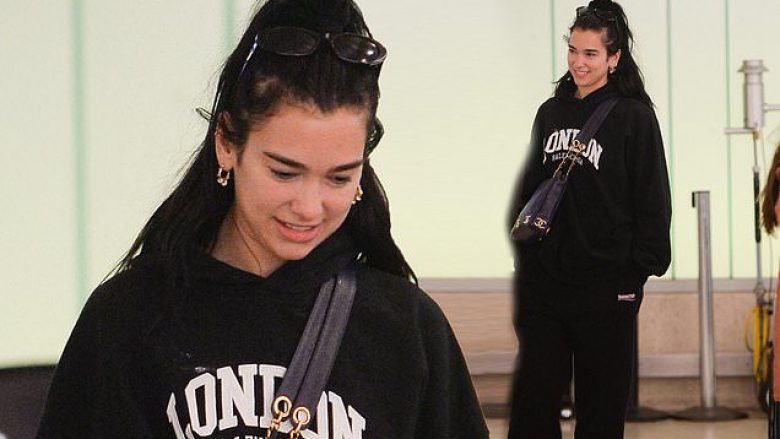 dua-lipa-shfaq-bukurine-e-saj-natyrale-ne-aeroportin-e-los-angelesit-pas-perfundimit-te-turneut-te-saj