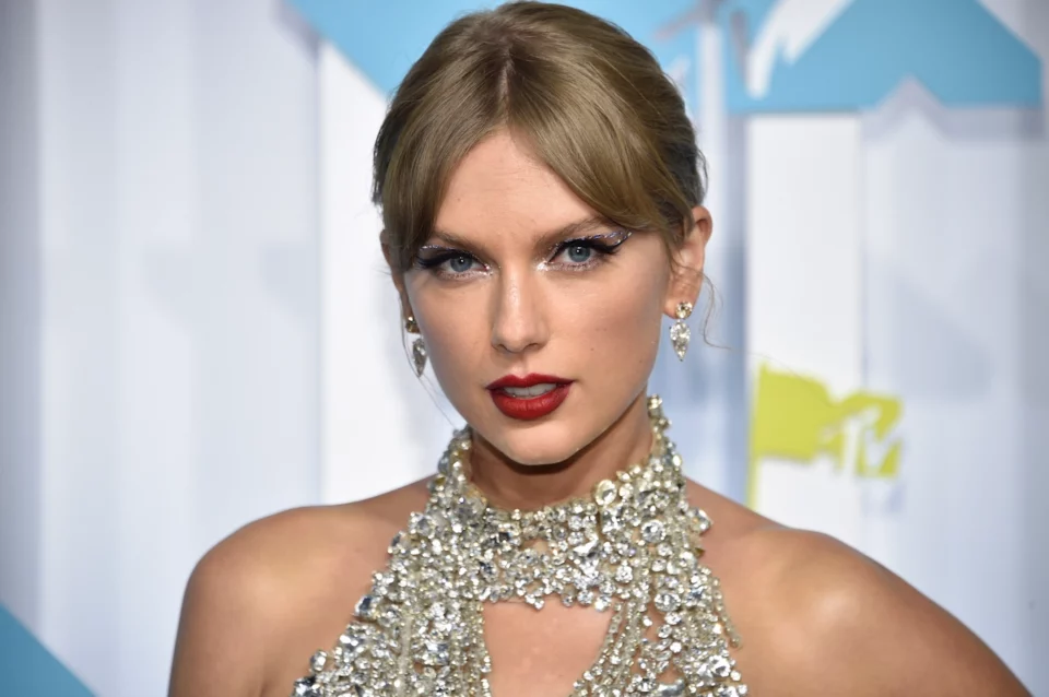 taylor-swift-ka-4-sekrete-bukurie-qe-duhet-ti-dini