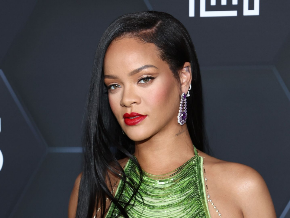 rihanna-nenshkruan-marreveshje-milioneshe-per-dokumentarin-e-apple-tv