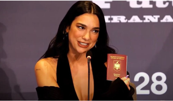 dua-lipa-nuk-ka-pasaporte-te-kosoves:-“i-kam-vec-dy,-ate-te-anglise-dhe-shqiperise”