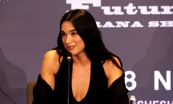 “ah-moter-ka-je-nis,-i-ke-hi-llugave-qitash”,-pergjigja-epike-e-dua-lipes-kur-pyetet-per-nje-partner-shqiptar
