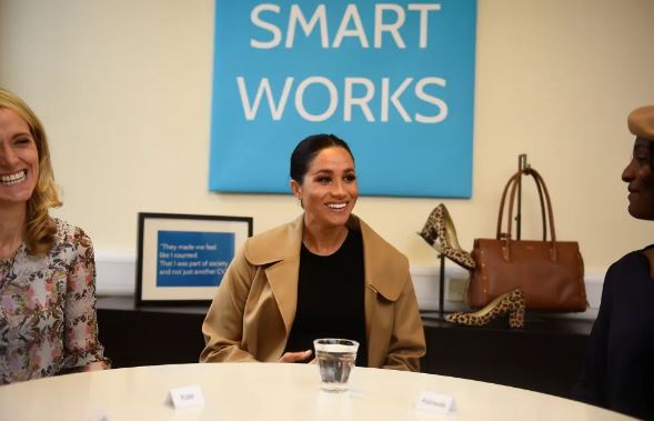 meghan-markle-dhuron-500-canta-per-bamiresi