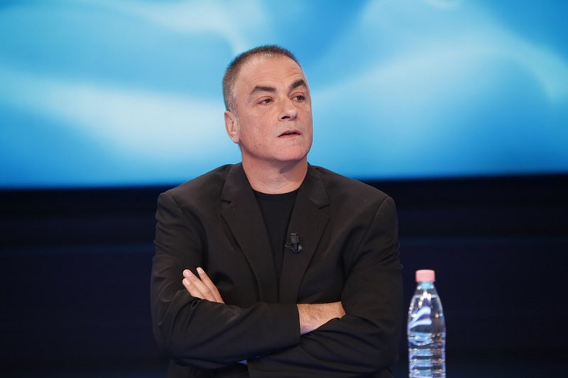 arian-cani-flet-pas-largimit-nga-“tv-klan”