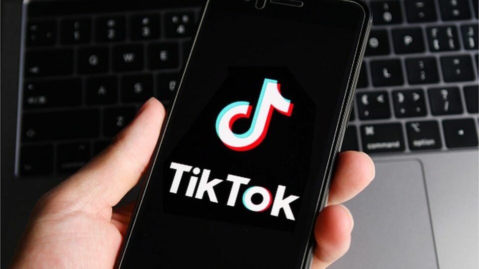 fbi-ngre-alarmin:-keto-jane-arsyet-pse-“tik-tok-u”-eshte-i-rrezikshem