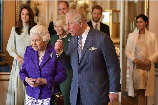 a-u-kontaktua-familja-mbreterore-gjate-xhirimeve-te-serialit-te-meghan-dhe-harry-t-nga-netflix?
