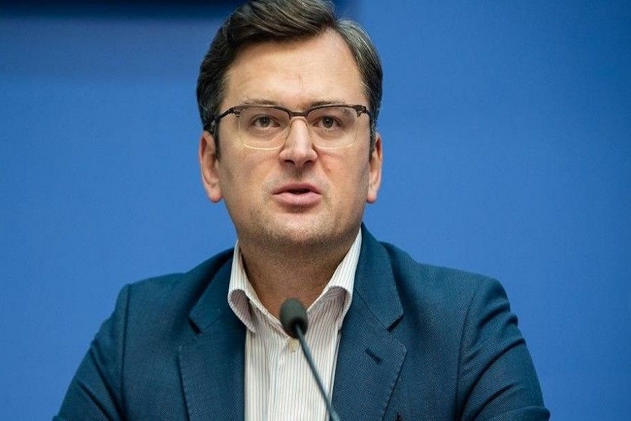 kuleba:-asnje-angazhim-gjerman-ende-per-te-derguar-tanke-ne-ukraine