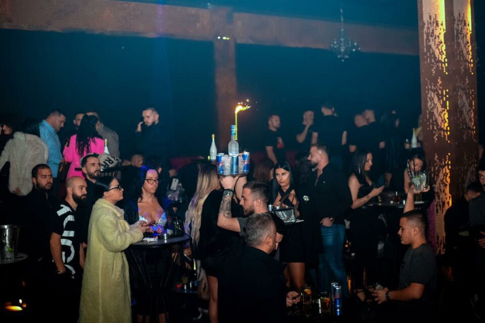 zip-club,-vendi-per-atmosfere-te-zjarrte-ne-ditet-e-ftohta-te-dimrit