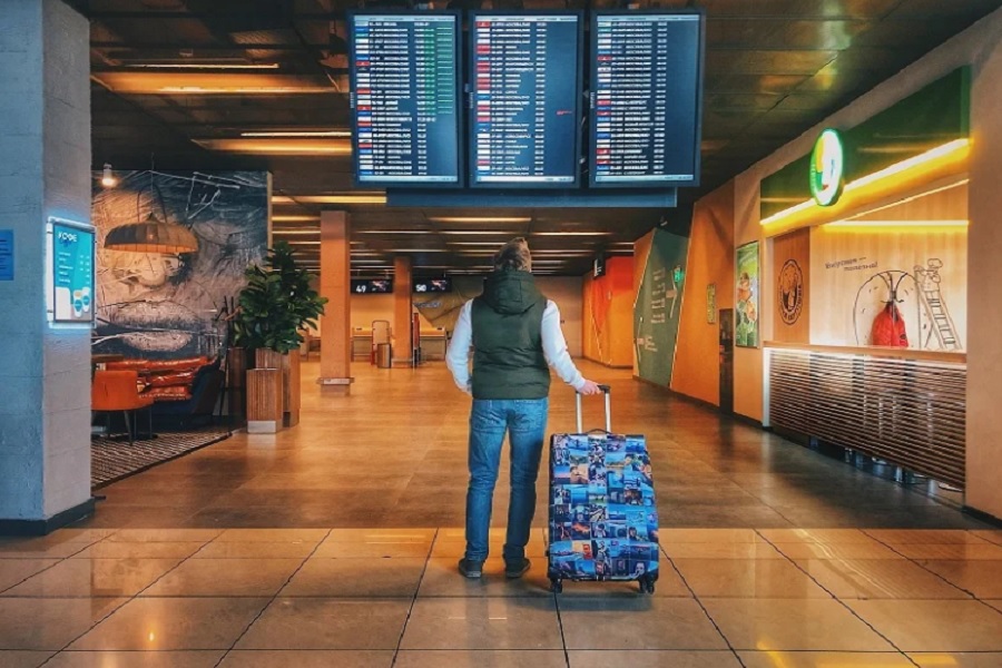 aeroportet-britanike-do-te-lehtesojne-rregullat-e-sigurise-se-lengjeve-dhe-laptopeve