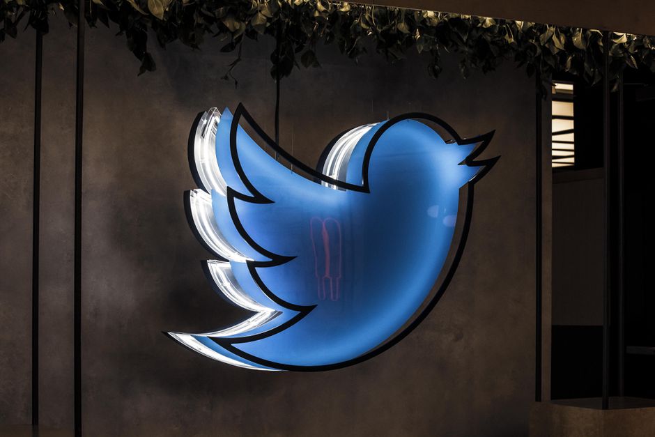 ish-punonjesi-i-twitter-denohet-me-tre-vjet-e-gjysme-burg-pasi-spiunoi-per-arabine-saudite