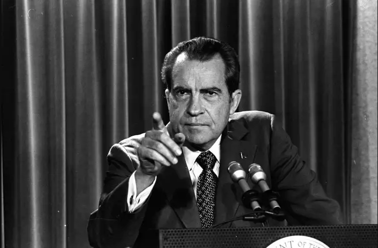 skandali-watergate:-nixon,-i-vetmi-president-amerikan-qe-ka-dhene-doreheqjen