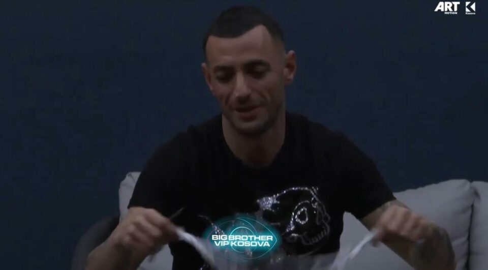 stresi:-i-kam-studiuar-te-gjithe,-kush-me-kundervihet-ia-them-tete-rreshta-realitet