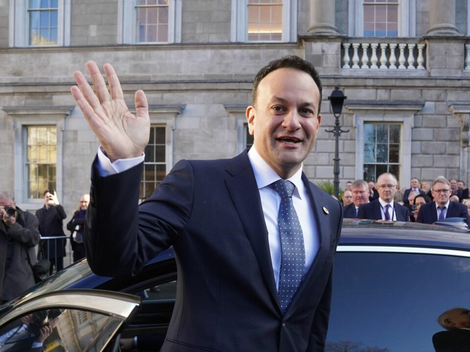 leo-varadkar-rikthehet-si-kryeminister-i-irlandes