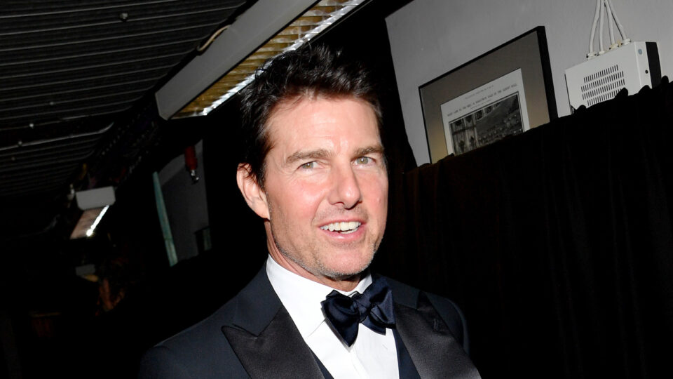 kjo-eshte-dhurata-qe-tom-cruise-u-dergon-miqve-te-tij-cdo-vit-te-njejten-per-krishtlindje