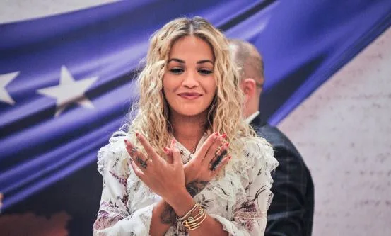 rita-ora:-urime-diten-e-pavaresise-vendit-tim