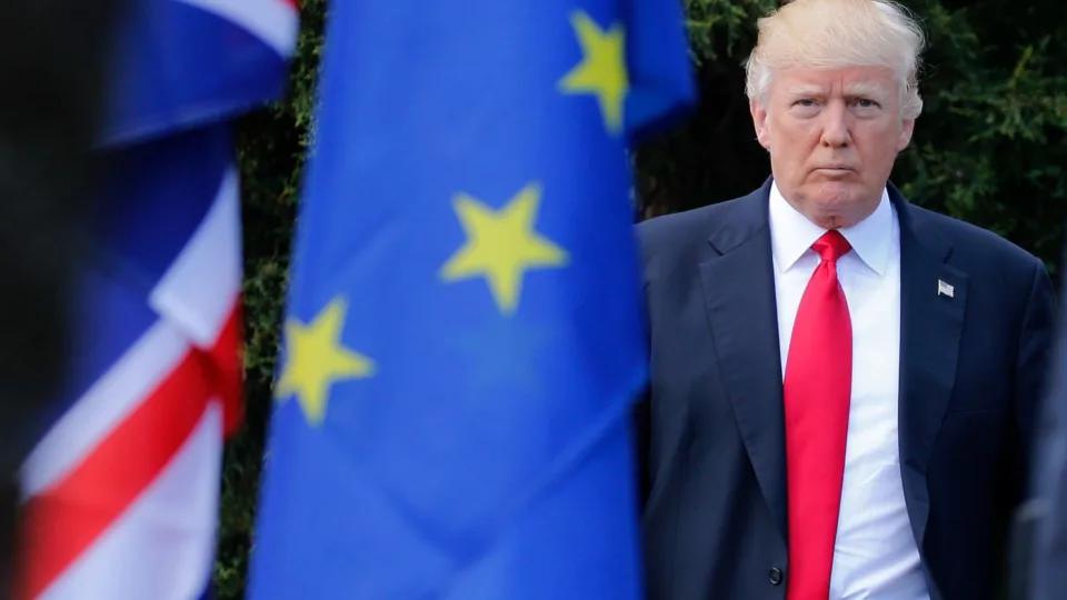 “do-te-mbrojme-konsumatoret-dhe-bizneset-tona”,-vjen-reagimi-i-pare-nga-be-ja-pasi-trump-u-zotua-per-tarifa-prej-25%