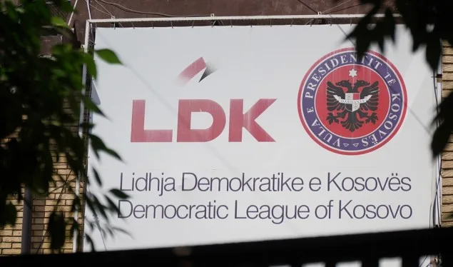 deputeti-i-ldk-se:-nuk-pranojme-qe-ndaj-nesh-te-drejtohet-gishti-per-bllokade,-vv-nuk-ka-numra