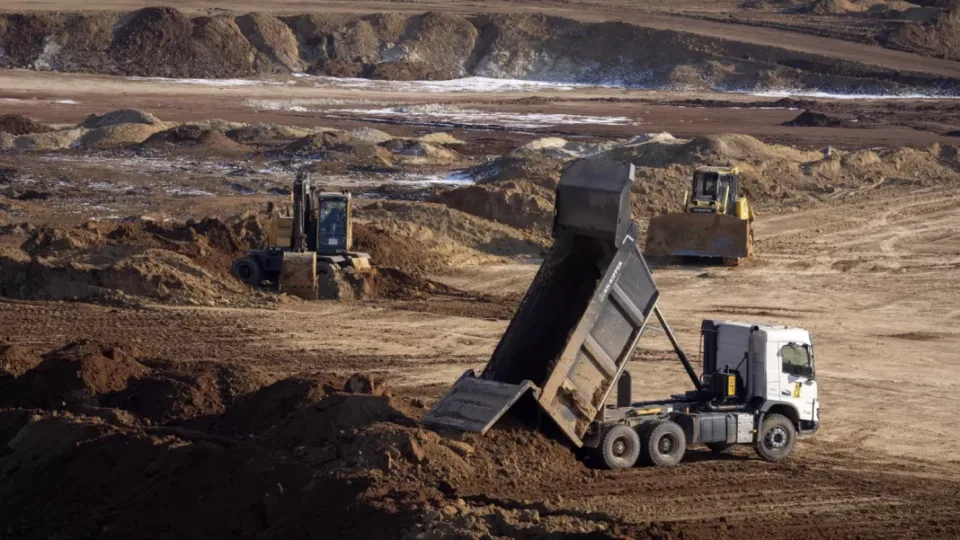 ukraina-thote-se-eshte-e-gatshme-ta-nenshkruaje-marreveshjen-per-minerale-me-shba-ne