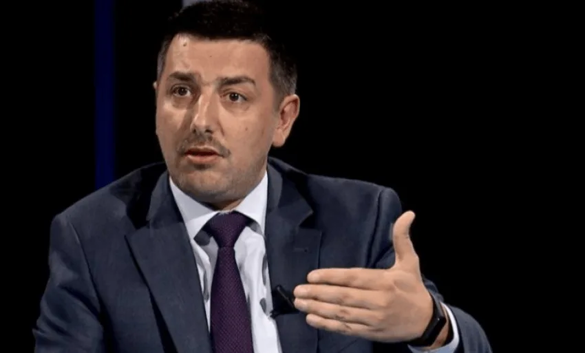 syla-militanteve-te-ldk’se:-“ende-keni-brenda-vjosa-osmana-e-shpejtim-bulliqa”