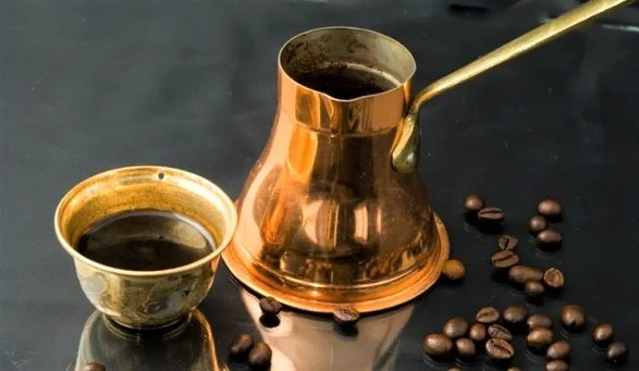 a-duhet-te-pini-kafe-me-stomak-bosh?