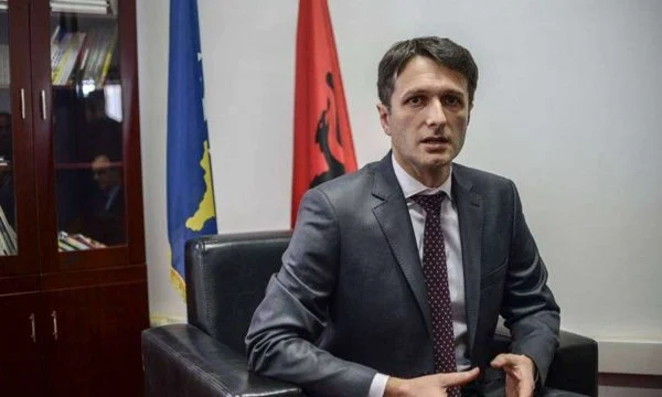 murati-per-vetevendosjen:-nuk-ekziston-si-subjekt-politik,-eshte-nje-iluzion-optik-i-kurtit