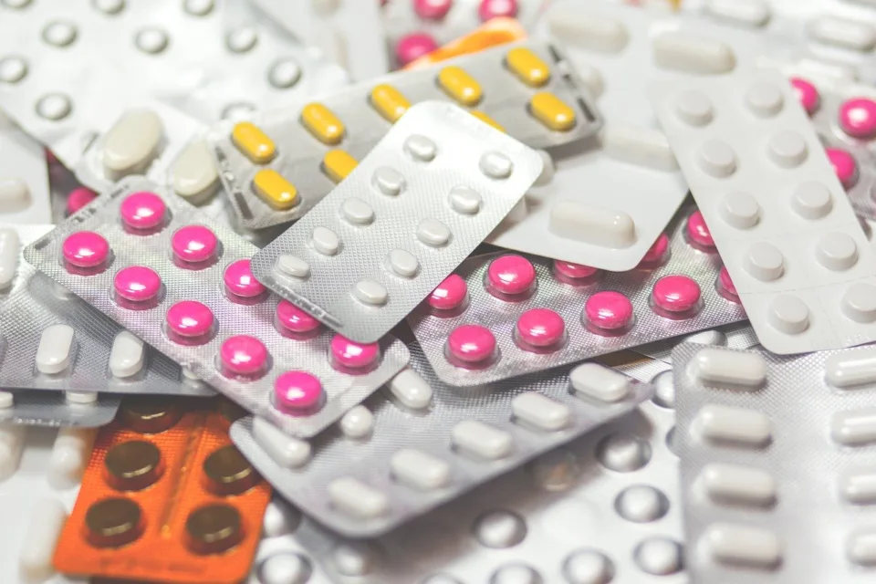 perdorimi-i-paautorizuar:-antibiotike-merr-“kush-do”,-pa-leje-te-mjekut