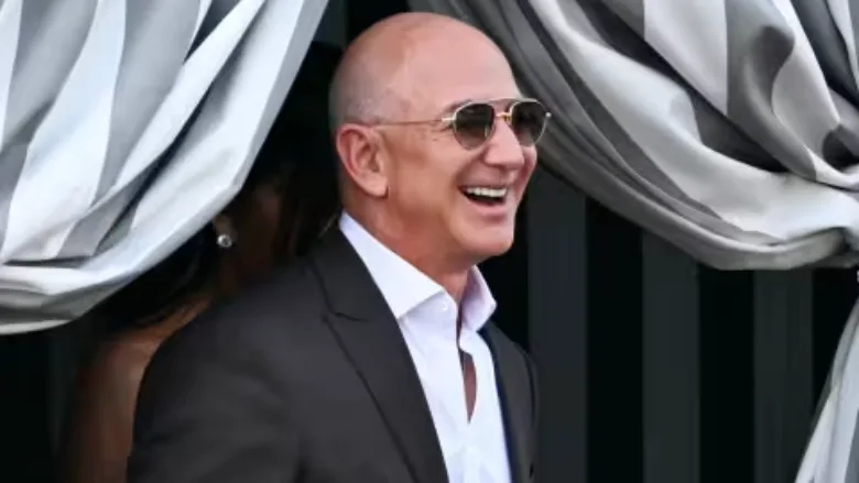 jeff-bezos-eshte-personi-i-trete-me-i-pasur-ne-bote-–-disa-nga-gjerat-me-te-shtrenjta-qe-zoteron